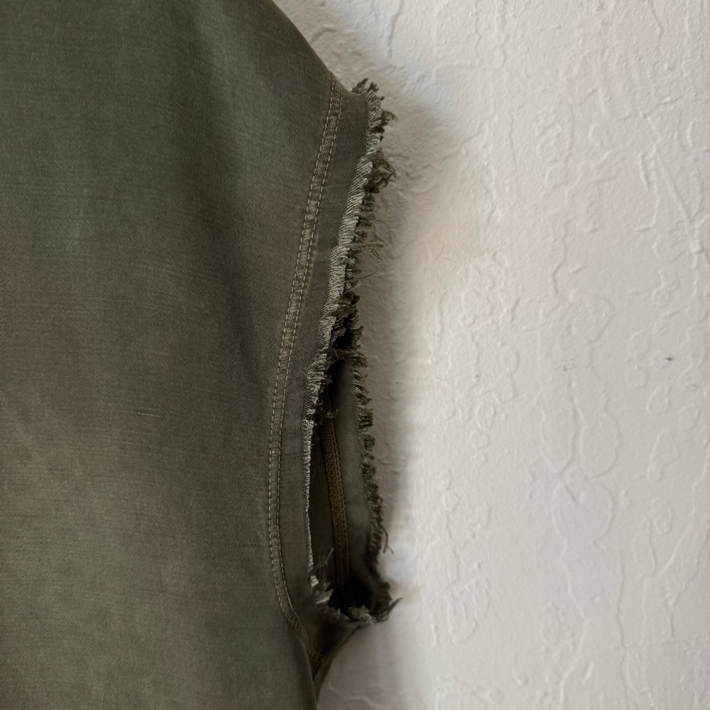 CALI DREAMING James Tee In Olive V-Neck Loose Fit Oversized Cupro Size Small - Picture 9 of 12